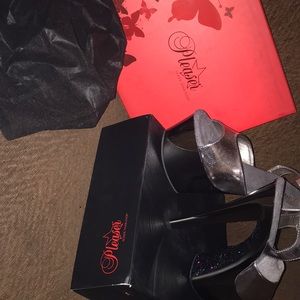 DANCER SHOES BRAND NEW SZ10